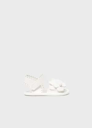 Sandali con chiusura velcro fiore neonata Mayoral Newborn bianco - ErreGiModaBimbo